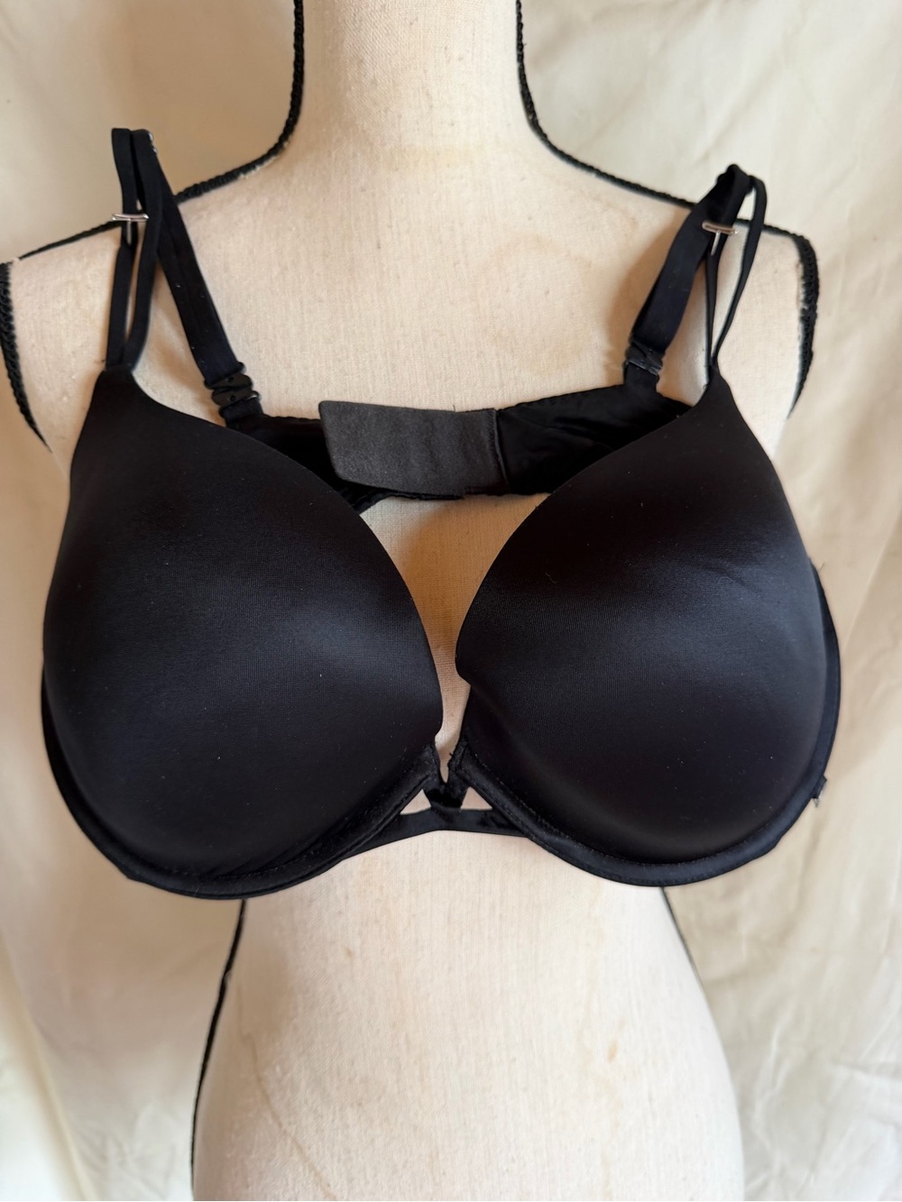 Victoria's Secret Black Smooth T-Shirt Bra with Convertible Straps